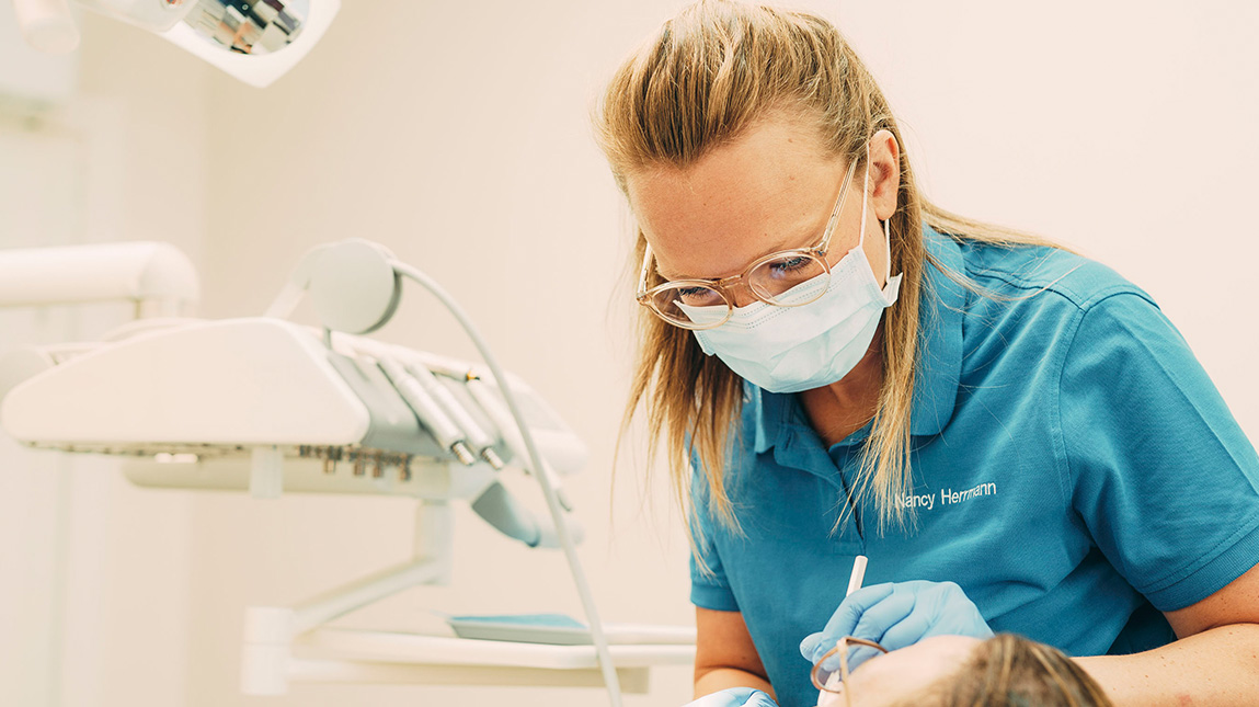 Parodontosebehandlung in Dresden-Löbtau für feste gesunde Zähne und eine gute Gesundheit